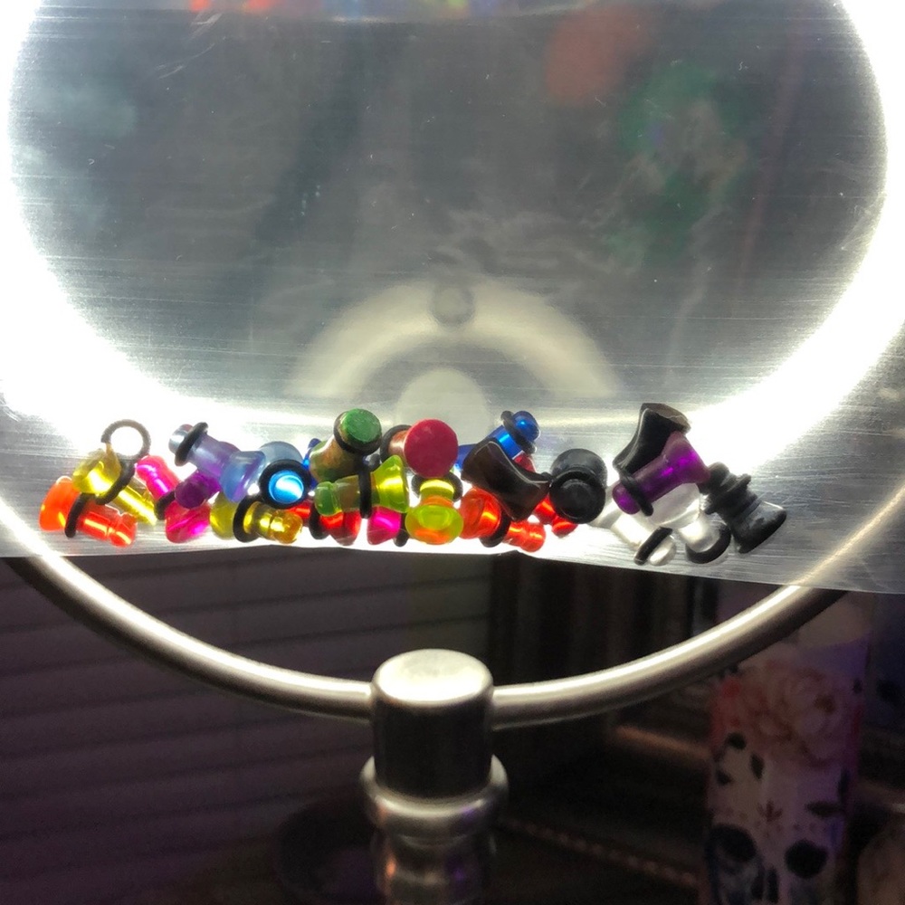 Assorted 2g gauge earrings